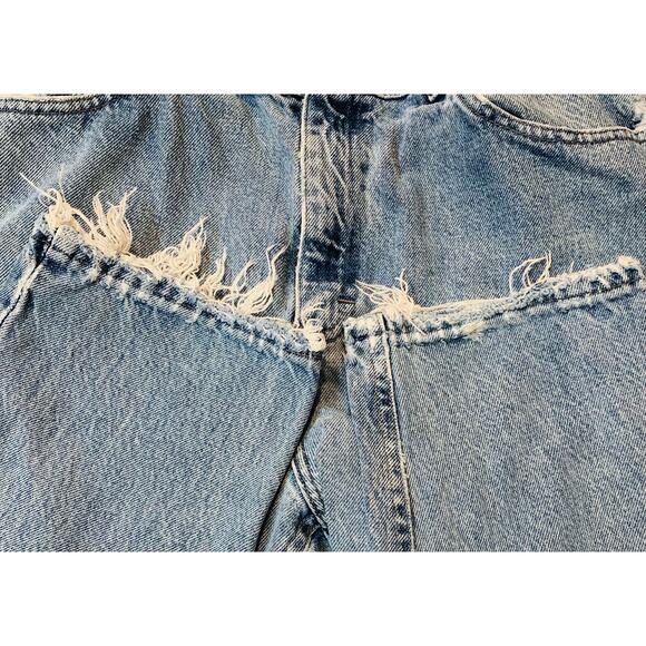 Vintage Lee Mom Jeans 31x27.5 Lightwash Tapered Leg Destroyed 5 Pocket 12" Rise - Picture 11 of 11